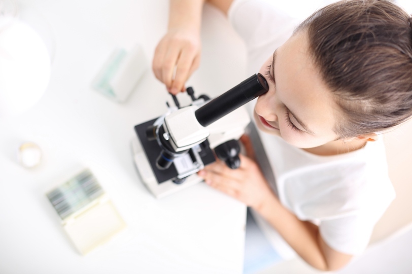 1ff69da4-0bf3-4667-a7df-d08ad04bbf6c_36c7242e-73cd-4da2-8dce-287c5e1ac545_onderzoeken-microscoop-2